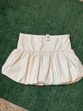 Lele NWT ivory Cloud Skirt